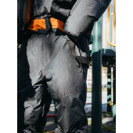 Spodnie Snowboardowe Burton MINE77 x Run DMC GORE-TEX Puffer Bib (Black Distressed Print) FW24_4 thumbnail