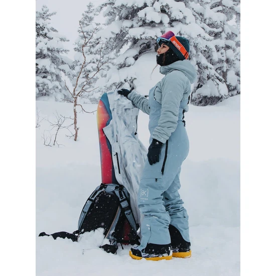 Damskie Spodnie Snowboardowe Burton AK GORE-TEX Kimmy 2L Bib (Dusty Blue) FW25_1 thumbnail